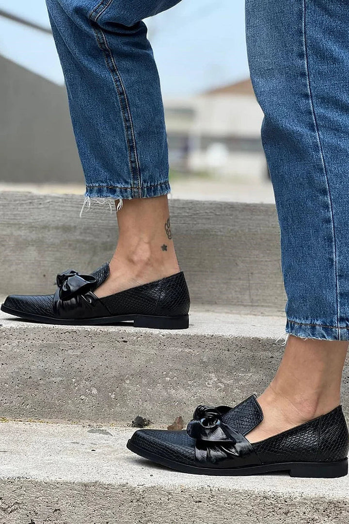 LEONORA LOAFER WITH SHINY BOW