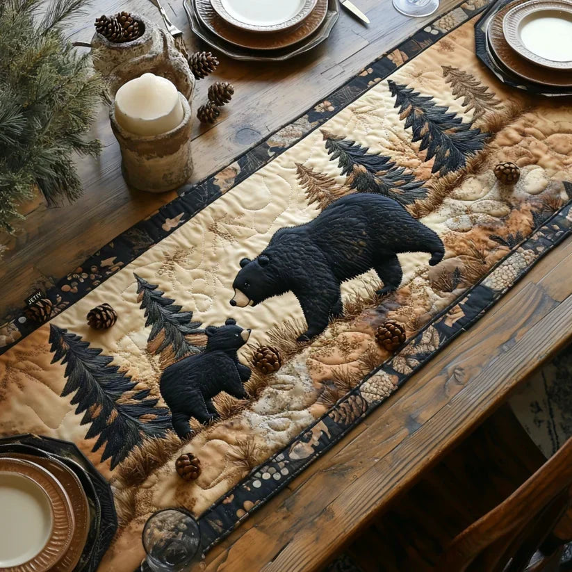 Quilt-Tischläufer „Schwarzbärenfamilie"