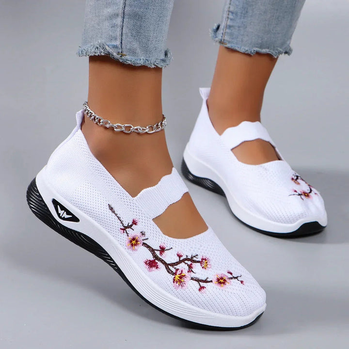 Katariina - Comfortable Floral Embroidered trainers